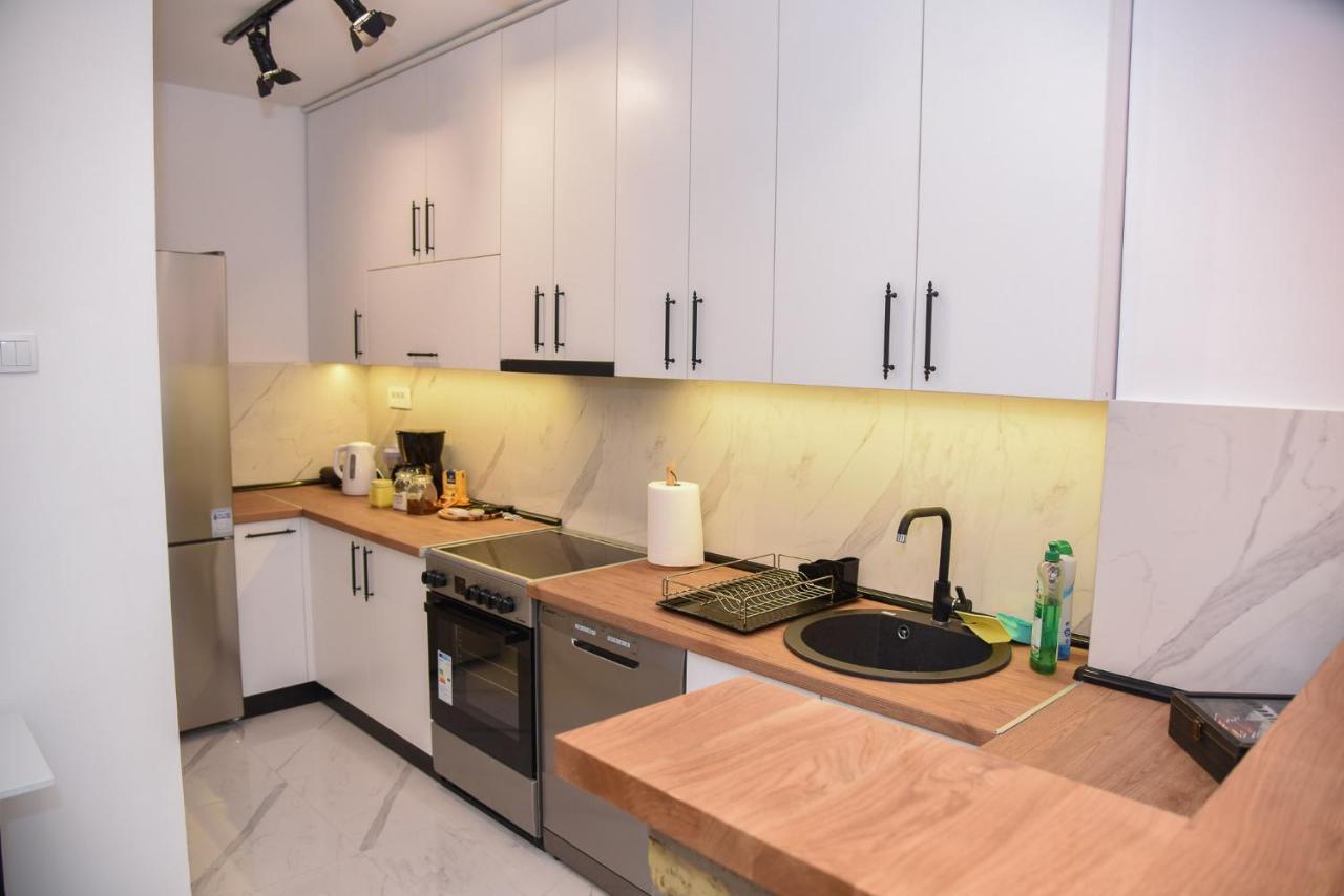 Garden Apartment - Oaza U Centru Grada Novi Sad Extérieur photo